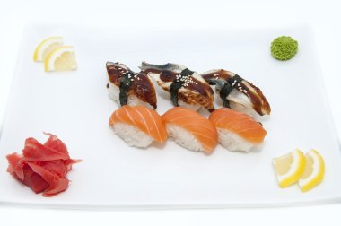 sushi lezzetli deniz ürünleri