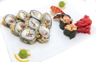 sushi lezzetli deniz ürünleri
