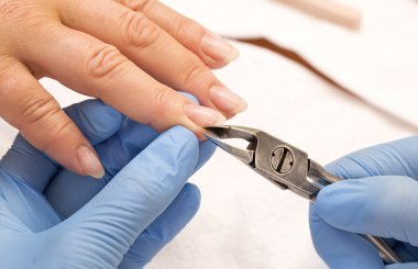 Manikür salonda çalışmak