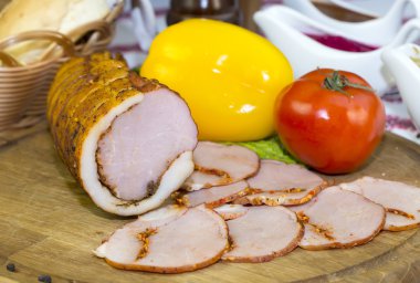 Masanın üzerinde füme et