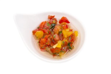 beyaz zemin üzerinde soslar