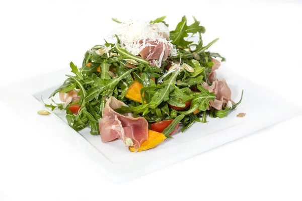 Salad of arugula figs and cheese — Stock Photo, Image