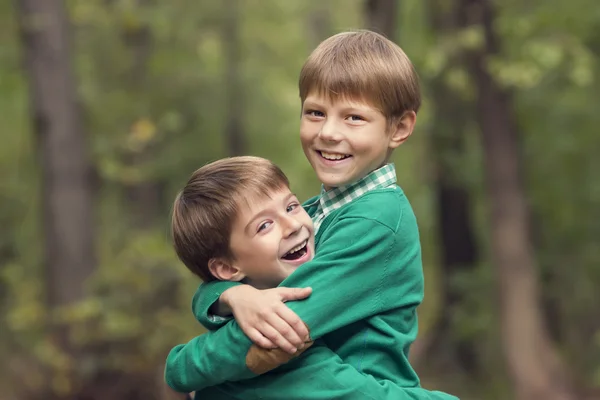 Retrato de dois meninos — Fotografia de Stock