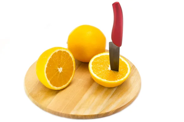 Naranja y cuchillo — Foto de Stock