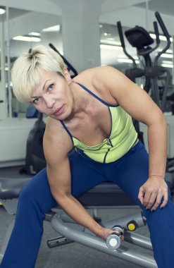 yetişkin kadın vücut geliştirme yarışmalar