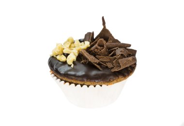 parça kek çikolata ile dekore edilmiştir.