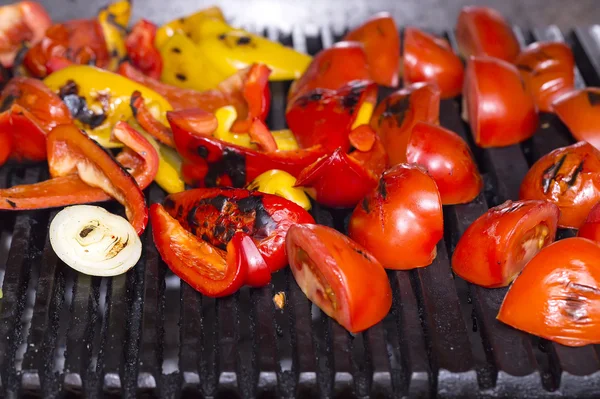 Cooking vegetables on the grill — Stock Photo, Image