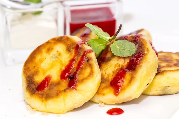 ekşi krema ve reçel ile Cheesecakes