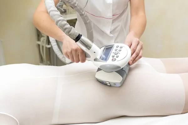 Vrouw is in het proces bij de kliniek — Stockfoto