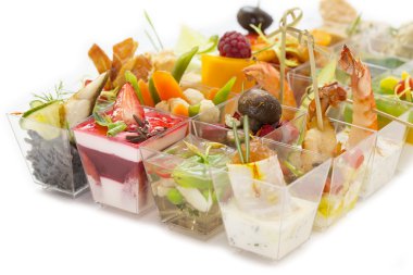 kanepeler peynirli sebze et ve deniz ürünleri