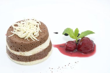 kremalı çikolatalı tatlılar