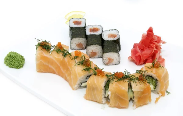 Deliciosos rolos de sushi — Fotografia de Stock
