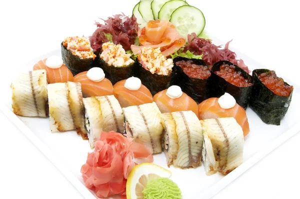 Délicieux ensemble de rouleaux de sushi — Photo