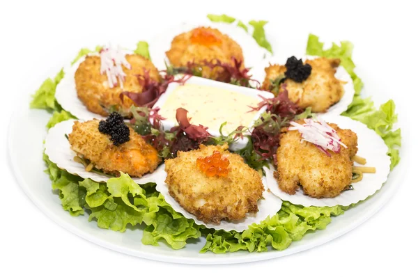 Fried scallops with caviar — Stock Photo, Image