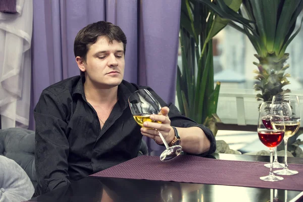 Young man tasting wine — Stock Photo, Image