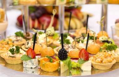 Peynir, kanepeler sebze