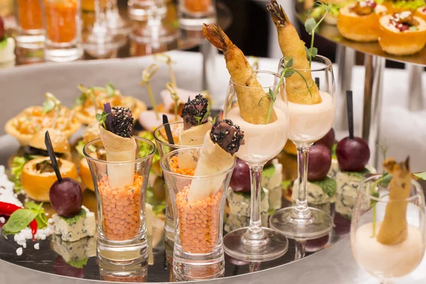 Canapés de queijo, legumes — Fotografia de Stock