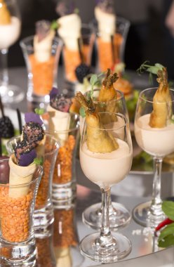 Et balık yumurta ile kanepe