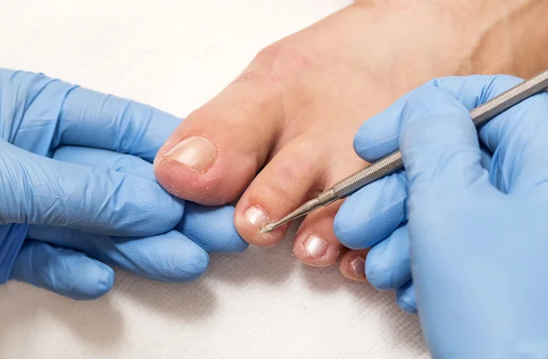 El proceso de la pedicura en el salón —  Fotos de Stock