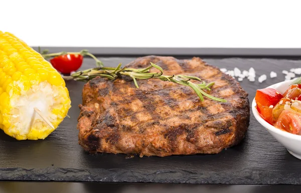 Gegrilde steak met saus — Stockfoto