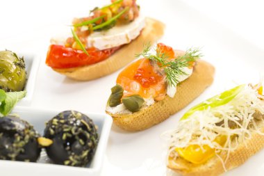 Deniz ürünleri ile İspanyol sandviç