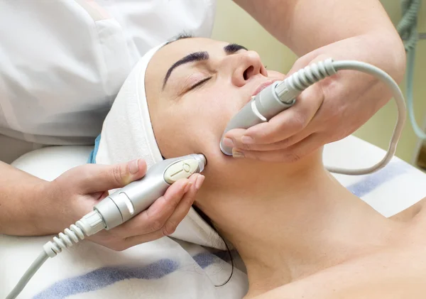 Woman during facial procedure — Stock Photo, Image