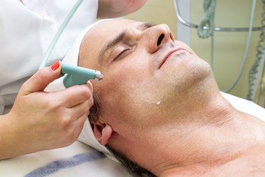 Erkekte Güzellik Salonu