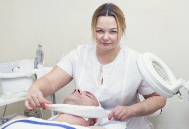 Erkekte Güzellik Salonu