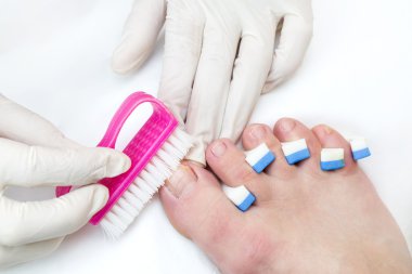 Pedikür kadın için süreci