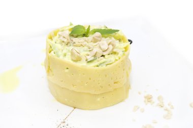 Yengeç ile lezzetli salata