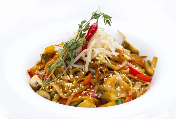 Fideos de arroz con verduras —  Fotos de Stock