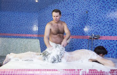 Kadının fırçalayın yapması