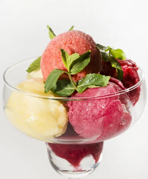 Förfriskning sorbet med mynta — Stockfoto