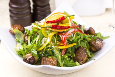 tavşan karaciğer salata