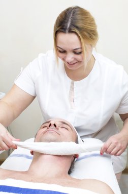 Erkekte Güzellik Salonu