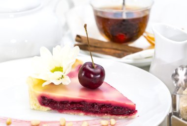 vişneli turta
