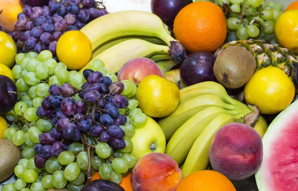Diferentes tipos de frutas — Fotografia de Stock