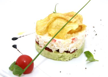 Yengeç ve patates salatası