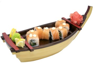 Tekne lezzetli suşi rulo