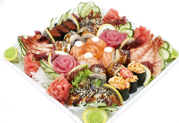 Rulouri japoneze delicioase de sushi — Fotografie, imagine de stoc