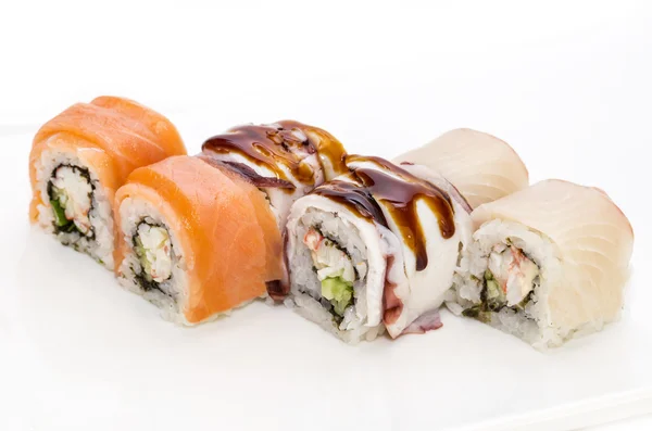 Japanska sushi rullar — Stockfoto