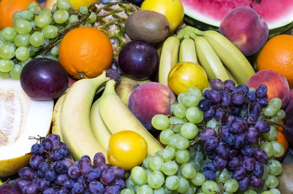 Diferentes tipos de frutas — Fotografia de Stock