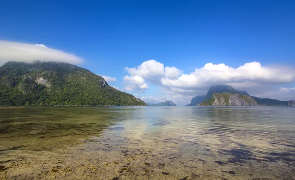 Vacker sandstrand — Stockfoto