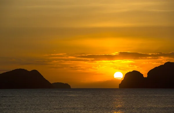 Zonsondergang zeewater — Stockfoto