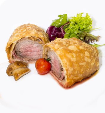 Hamuru pişmiş et