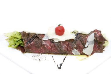 Carpaccio otlar ve peynir ile