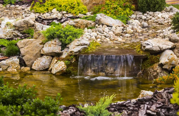 Fluxo de água natural — Fotografia de Stock