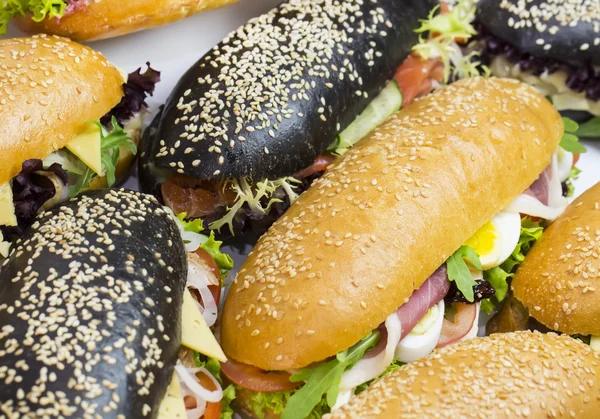 Sandwiches negros y clásicos — Foto de Stock