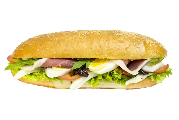 Sandwich con queso, verduras, huevos — Foto de Stock