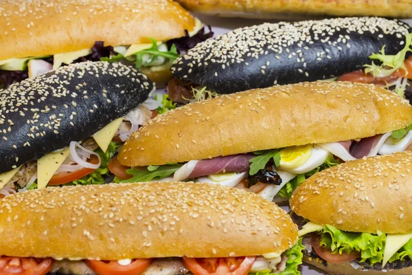 Sandwiches negros y clásicos — Foto de Stock